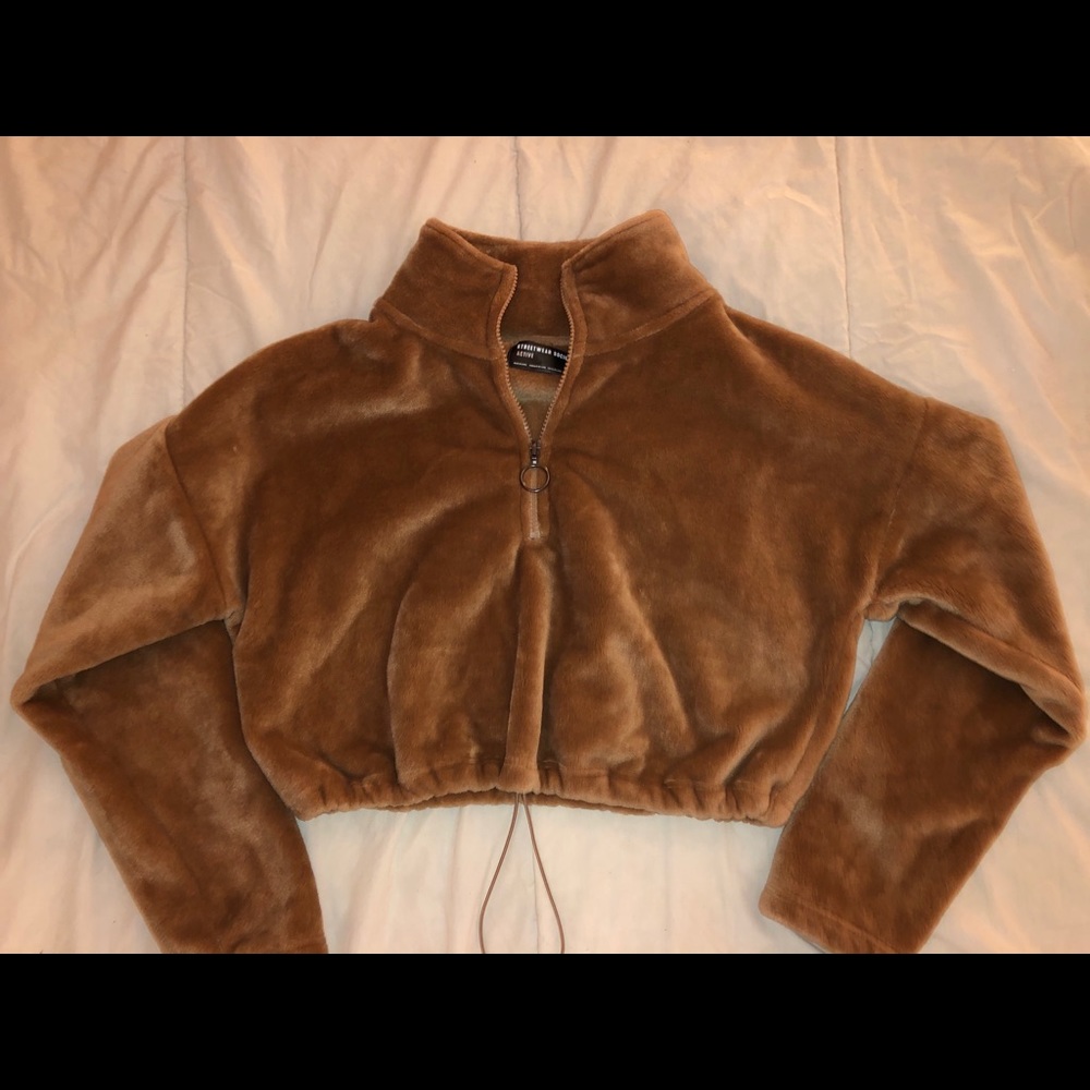 STREETWEAR SOCIETY ACTIVE cropped fuzzy pullover
